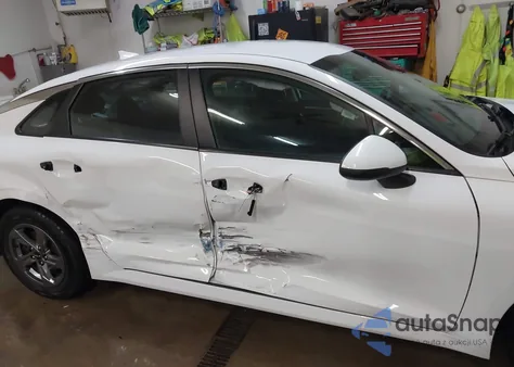 2023 Kia K5 Lxs z USA, uszkodzony, nr VIN 5XXG14J24PG168445